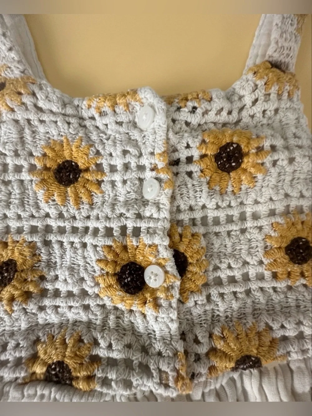 Zara girl’s dress crochet sunflower bodice and a white muslin skirt. Size 3T.